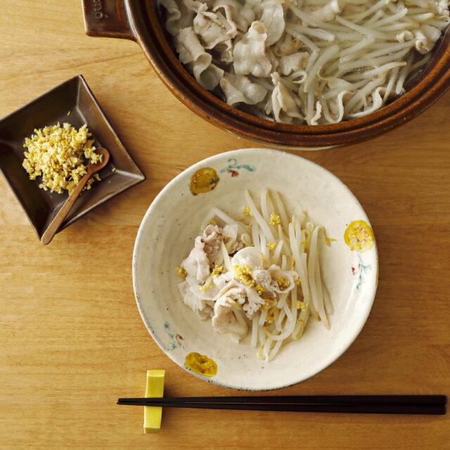 もやしと豚肉だけ！うまガラ鍋 レモンガラ塩添え